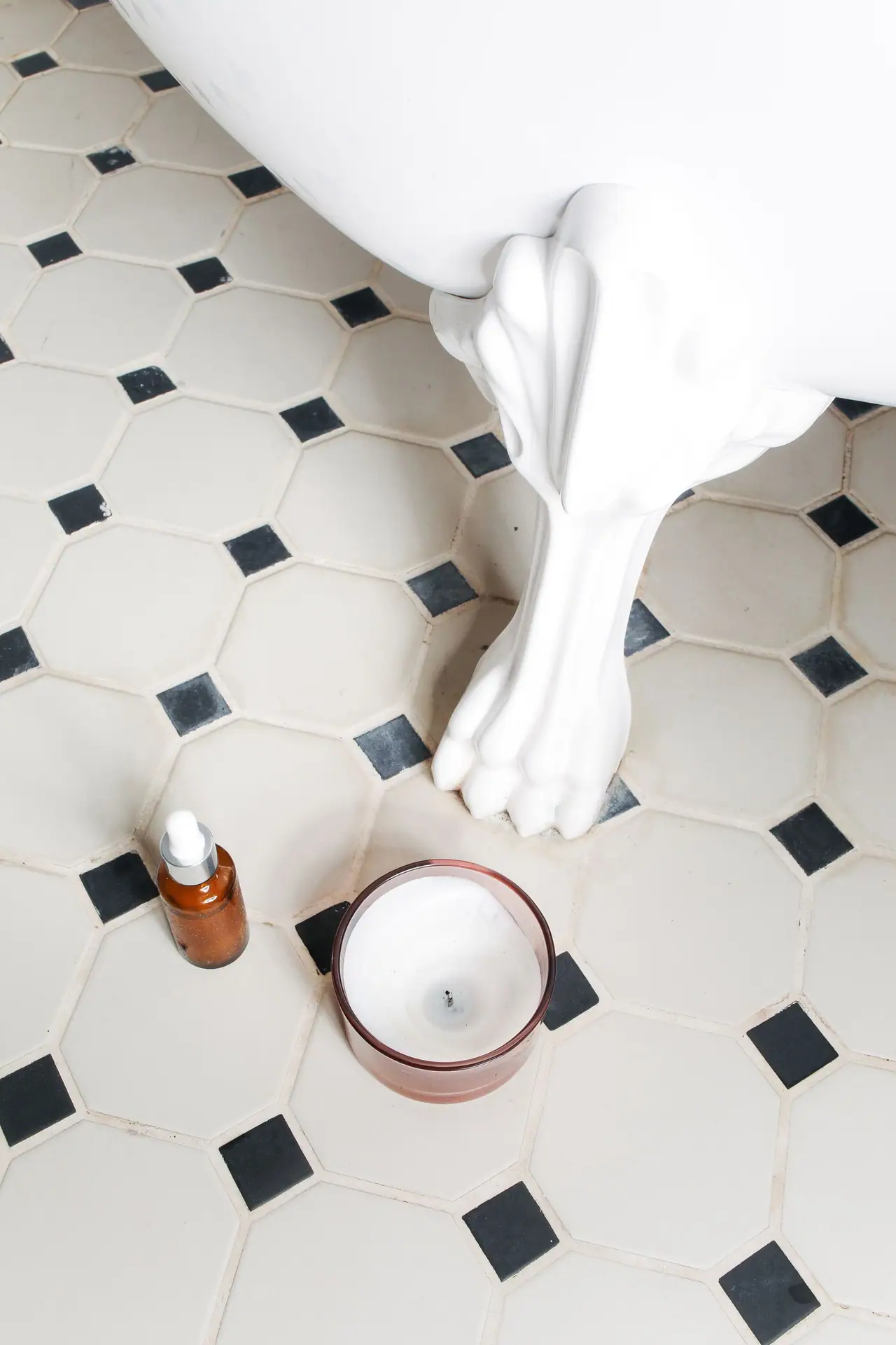 Close-up of tile & grout cleaning results in Covington Ridge, Covington, WA